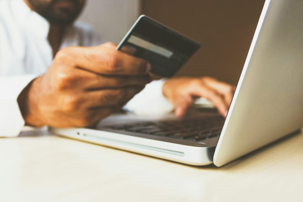 Online shopping and ecommerce visual representing international affiliate traffic